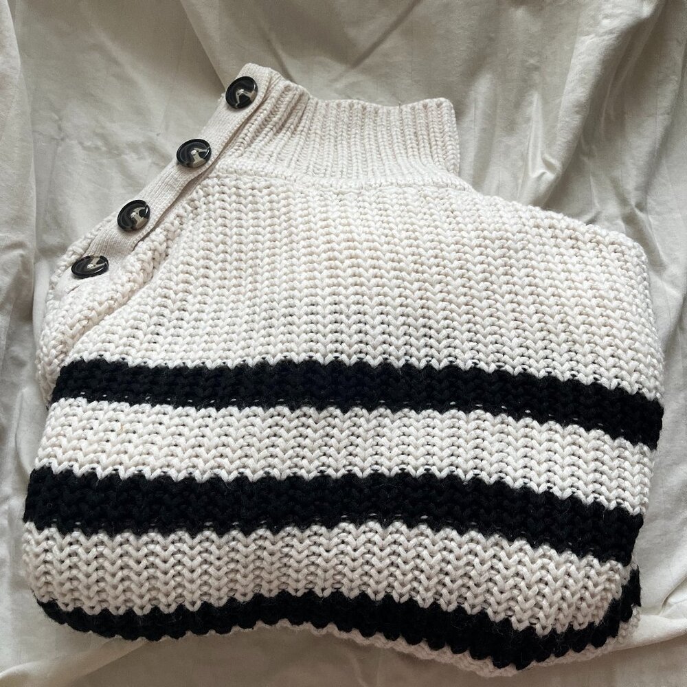 Black and White Stripe Sweater (Medium)